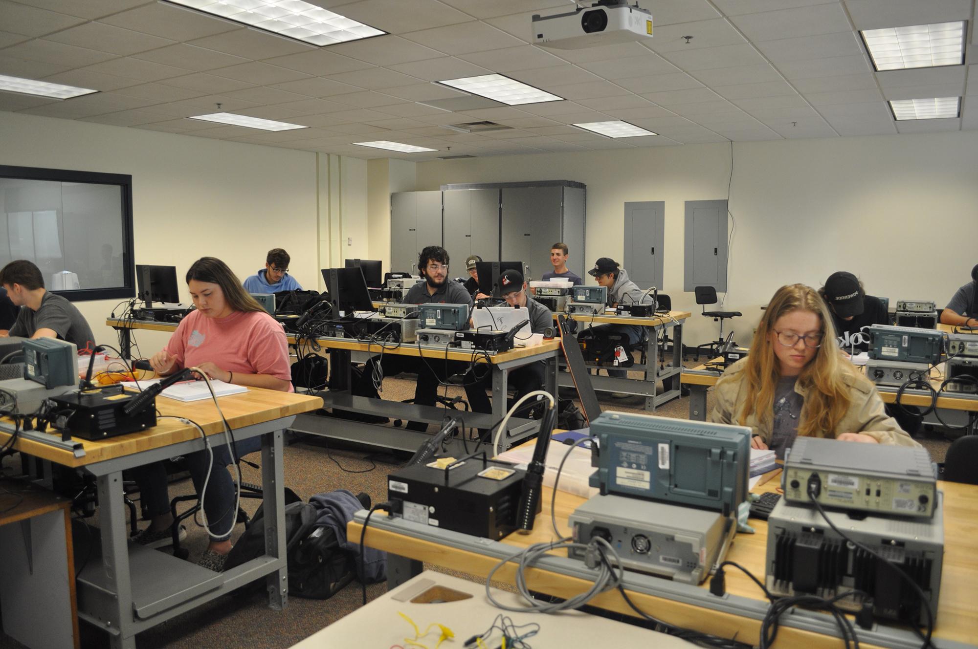 Vinu students in electronics lab.